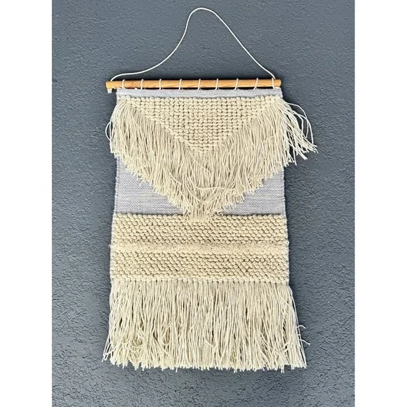 Handwoven Wool Macrame Wall Hanging Art Boho Fringe Tapestry Cream Gray 31x19" - Picture 3 of 5